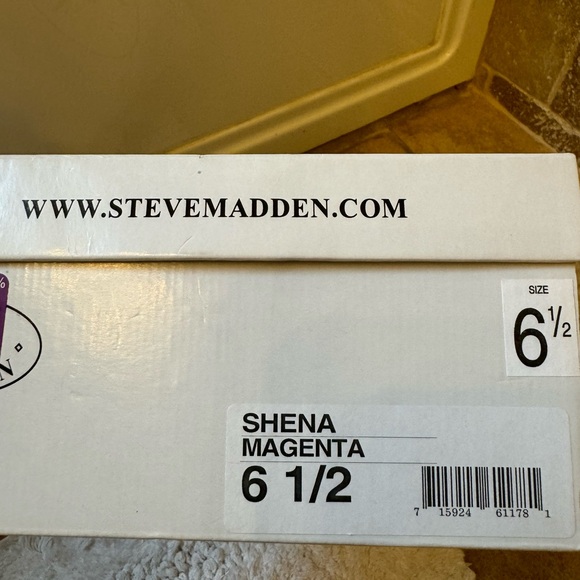 Steve Madden magenta suede strappy heels. - Picture 2 of 5